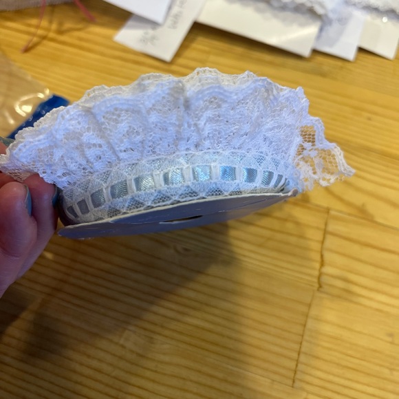 Assorted Lace Trim Collection - Picture 5 of 14